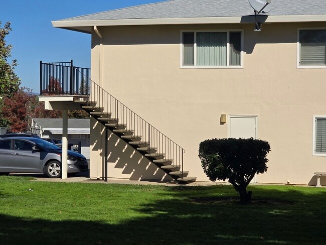 Photo - Beautifully Updated #4 Condo Unidad 4