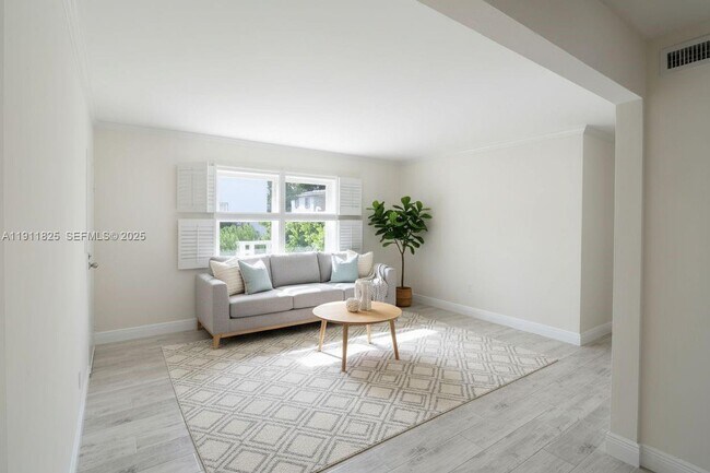 Building Photo - 7640 SW 54th Ct Unit 25A