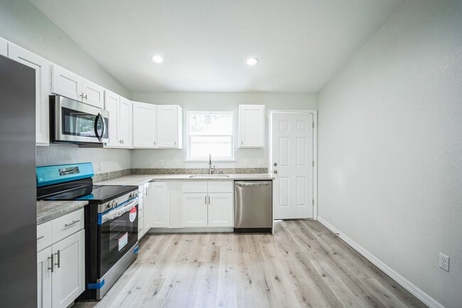 Photo - 1742 Magnolia St