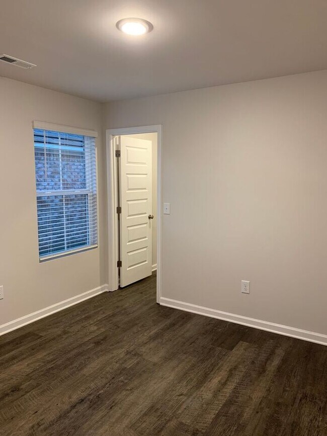 **VALENTINE SPECIAL** BRAND NEW Four Bedro... Rental House Rental in