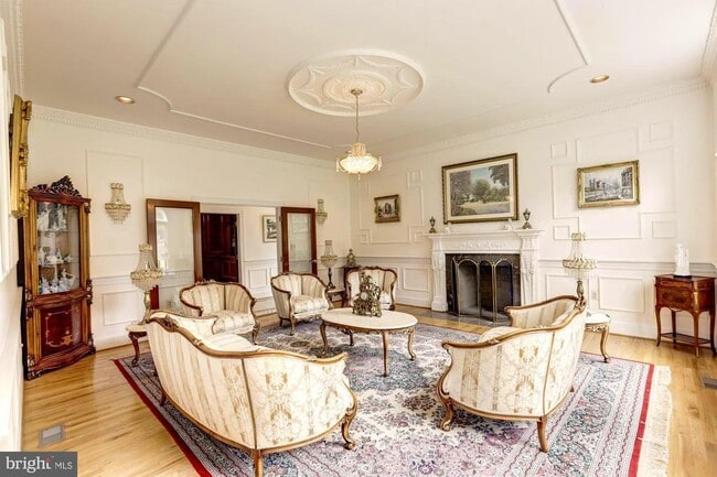 Photo - 914 Helga Pl