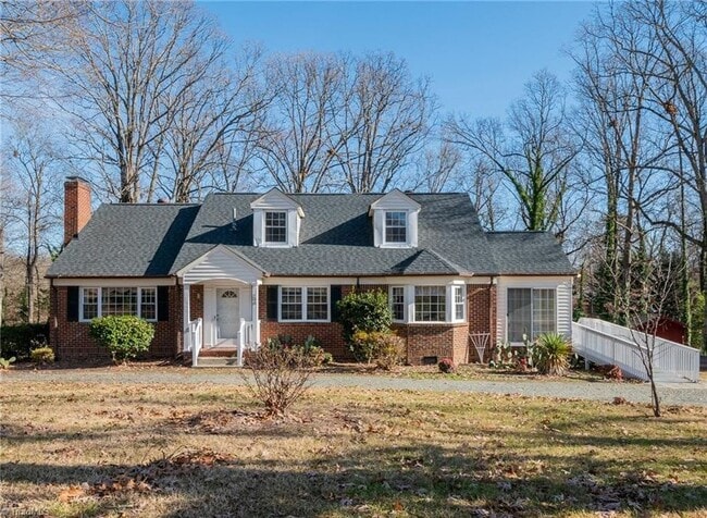 Photo - 208 Tremont Dr