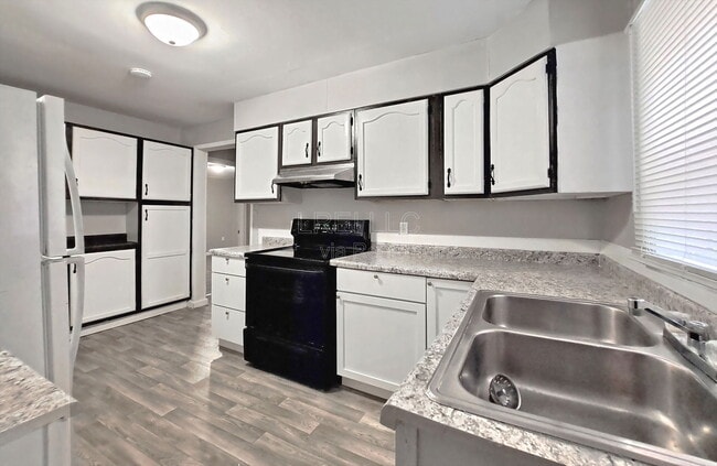 Photo - 501 Carter Ave