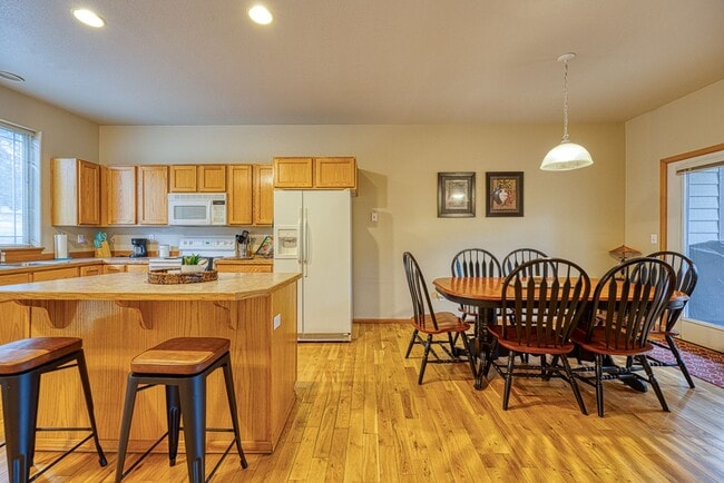 Photo - Fully Furnished Running Y Townhouse