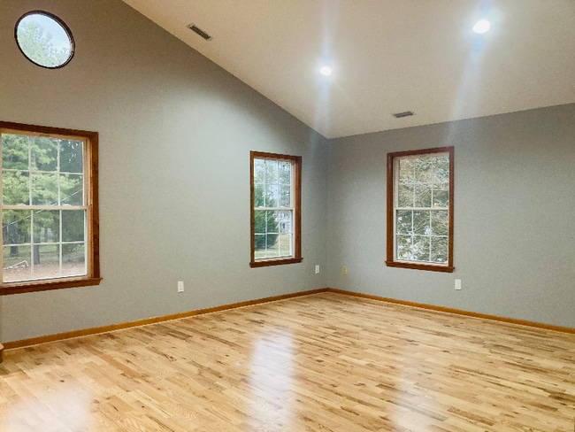 Photo - 17846 Clarke Rd