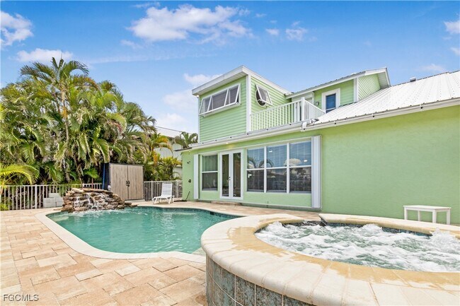 Photo - 2372 Baybreeze St