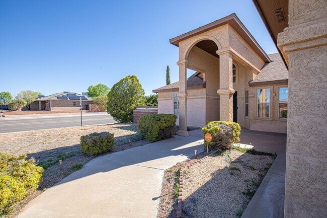 3 Bedroom 2 Bathroom - 3 Bedroom 2 Bathroom House