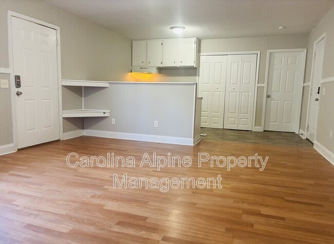 Photo - 807 Shaver St