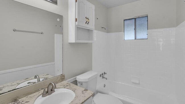 Photo - E 35th St Duplex Unidad 5803