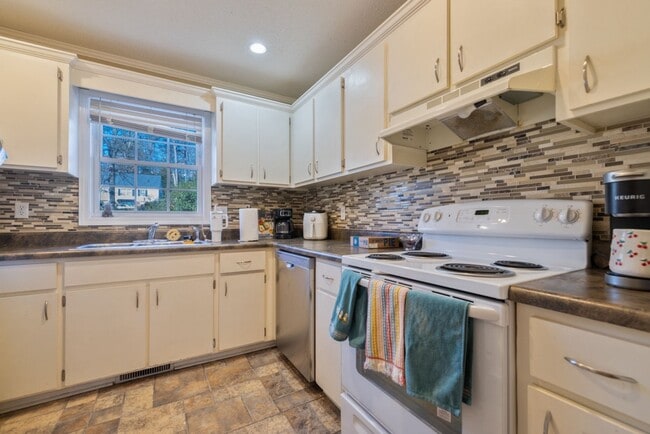 Photo - 204 Oak St Unit 10