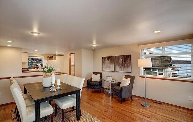 Photo - 10358 Riviera Pl NE