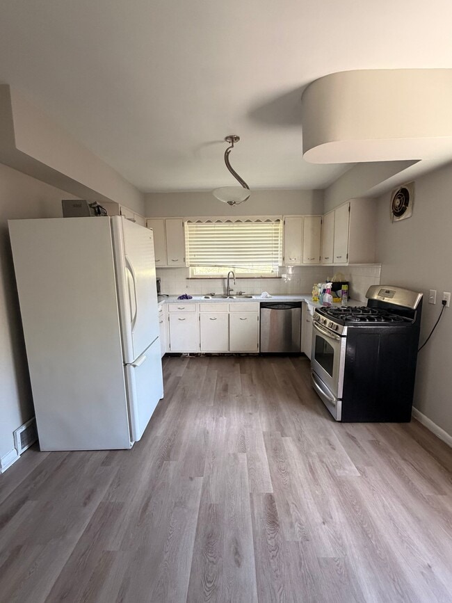Photo - 554-556 Madera Ave Unit 556 Madera Ave