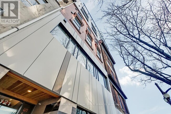 Photo - 121 King St E Unité 201