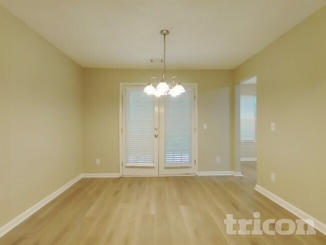 Photo - 215 Winterville Dr