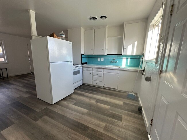 Photo - 2250 Home Ave