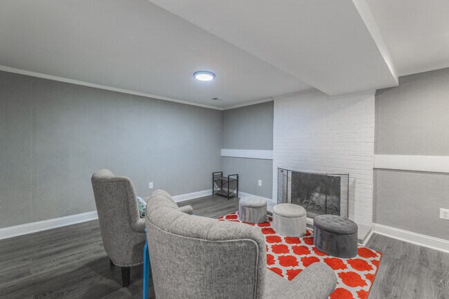 Photo - 17003 Village Dr W