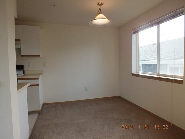 1135 N 91st St Unit 203