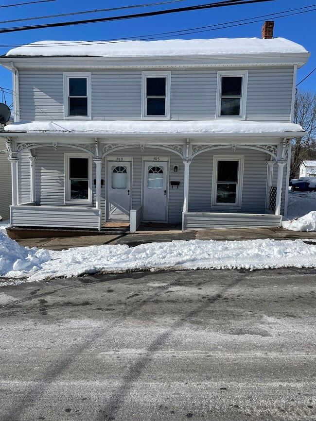 Building Photo - 303 N 3rd St