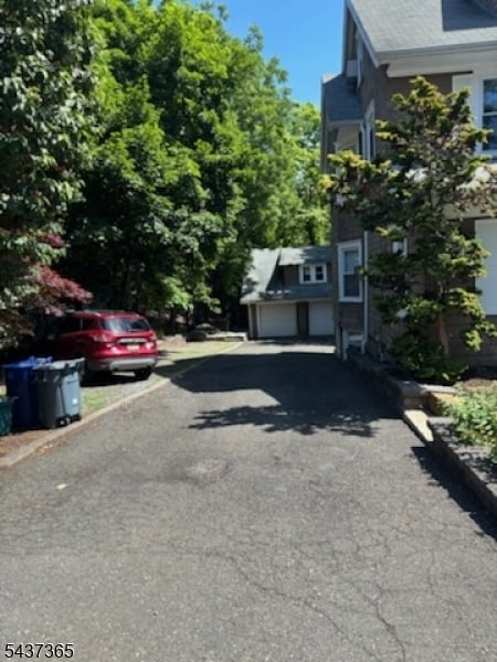 9 Laurel Pl