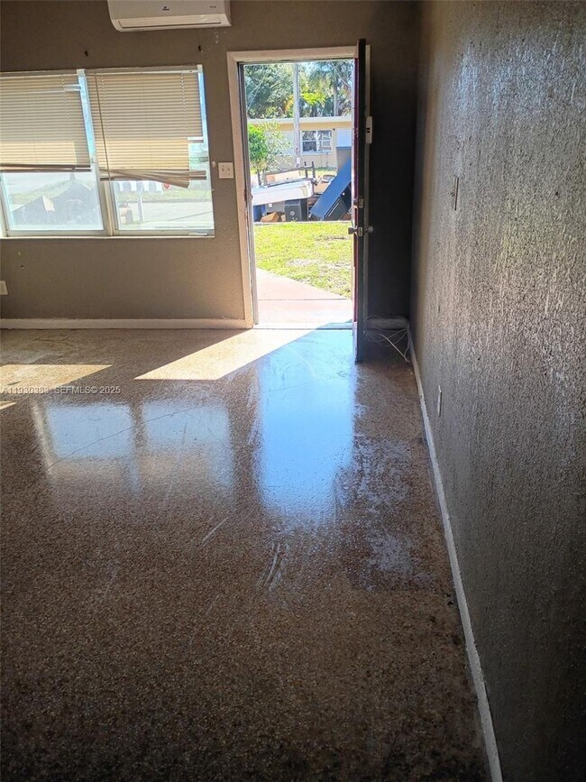 Photo - 1017 Chipola Rd Unit A