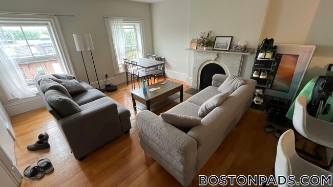 Building Photo - 658 Massachusetts Ave