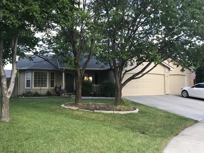 Photo - 3050 N Cape Cod Ave