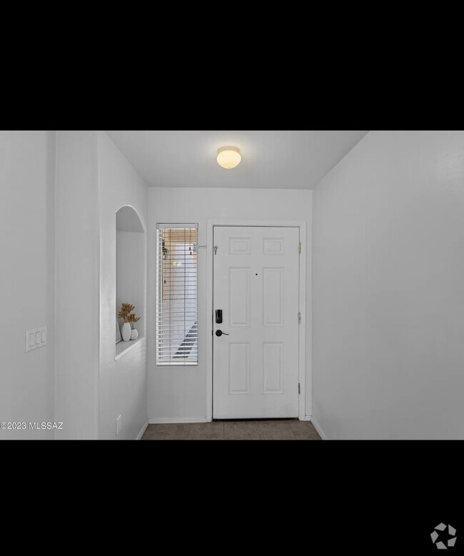 Building Photo - 878 W Placita El Cauce Rico Rental