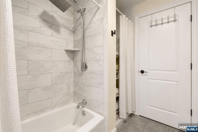 Building Photo - 210 Hackensack St Unit B