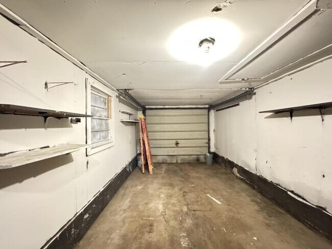 Photo - 1044 S Main Ave