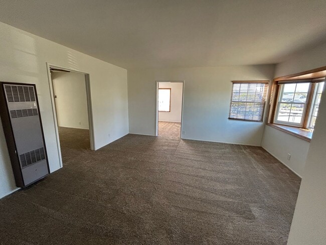 Photo - Lovely house for rent: 4 bed 1.75 bath in ...