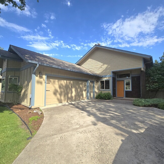 Photo - Eagle Bend Golf Home