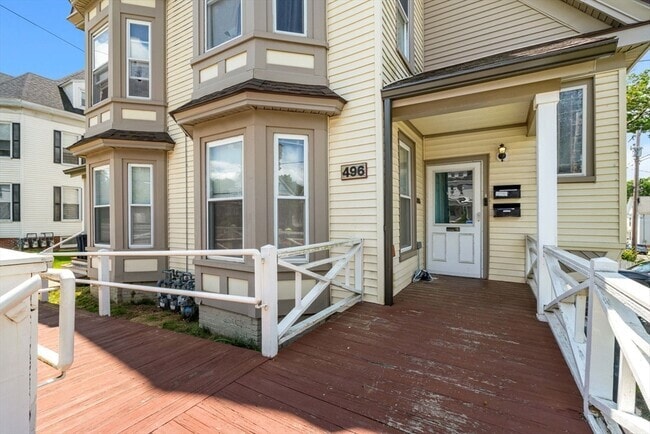 Building Photo - 494-496 Main St Unit 1 Rental