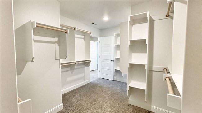 Photo - 300 Oak Ave