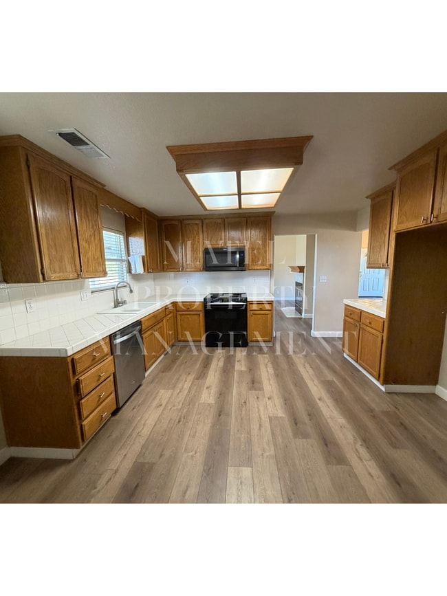 Photo - 12642 Delaware Rd