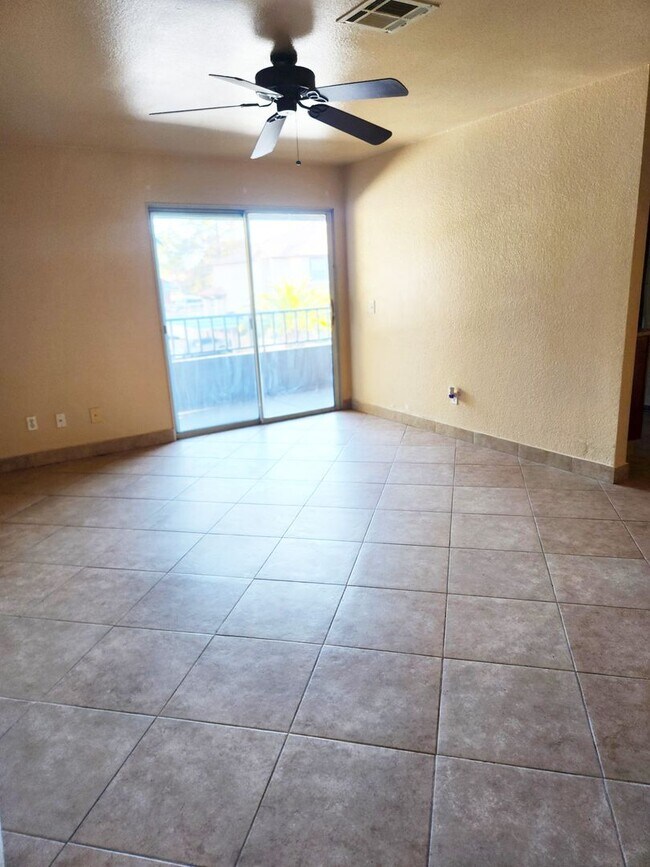 2606 S Durango Dr