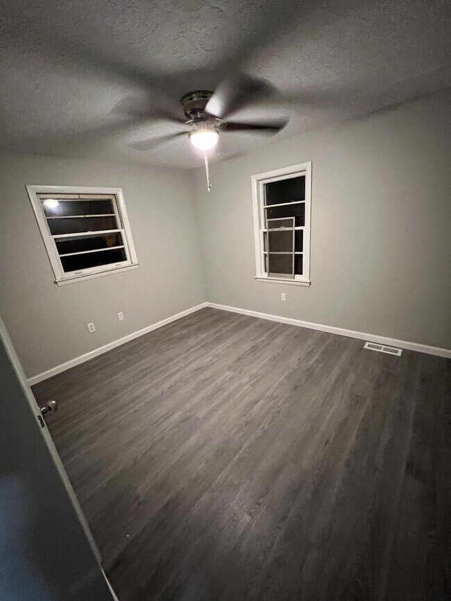 Photo - 132 Allnutt Dr