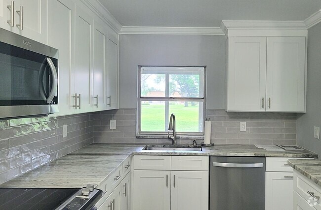 Building Photo - 17 Willowbrook Ln Rental