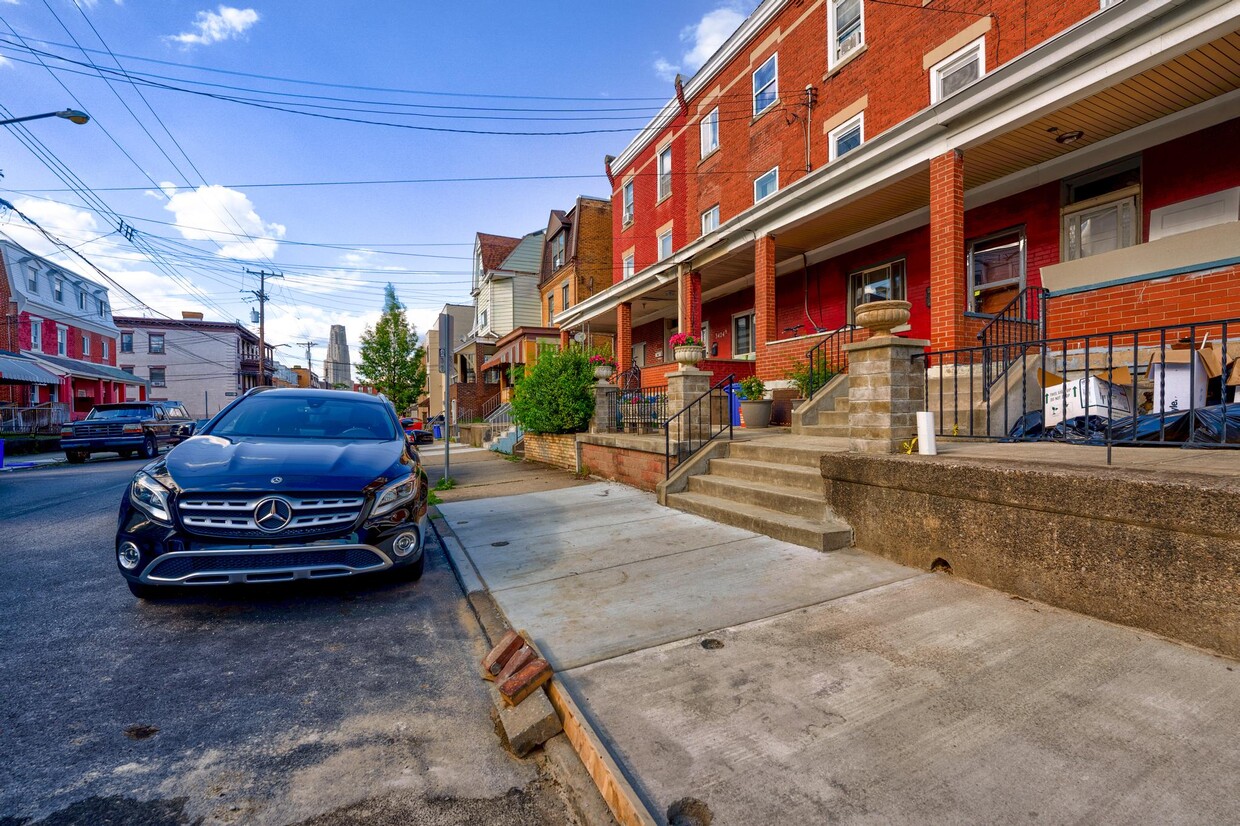 Photo - 3422 Ward St (Pittsburgh, PA)