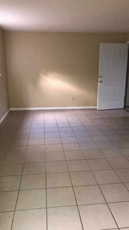 Building Photo - 4725 Madison Ave Unit Indianapolis, IN 46227