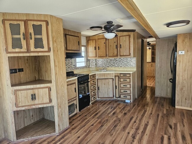 3142 N Balboa Ave Unit 13