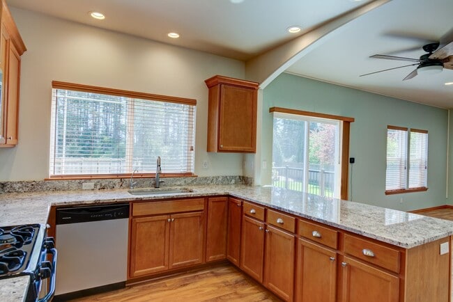 Photo - 3 Bedroom, 3 Bathroom with Gated Entrance