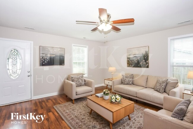 Photo - 100 Ash Ave NW
