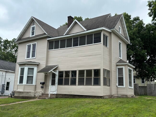 Building Photo - 1023 E Grand Ave Unit 1023 Rental