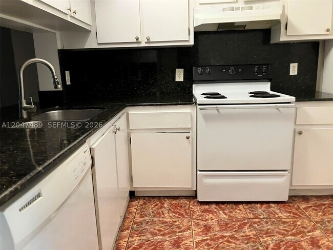 Photo - 204 Lake Pointe Dr Unit 208