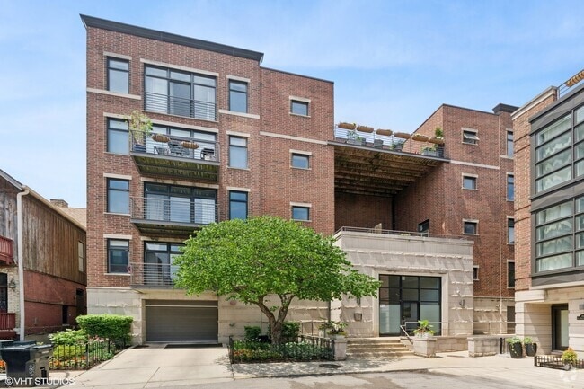 Building Photo - 2860 N Orchard St Rental