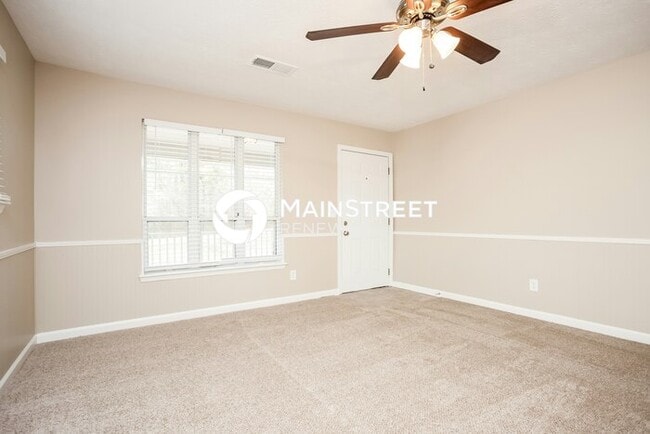 Photo - 4 Bedroom Pet-Friendly Home in Union City, GA with Main Street Renewal
