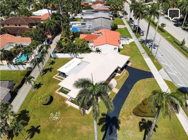 Building Photo - Hollywood Boulevard, Hollywood, FL 33019 - 3 BR 2 BA single-family home