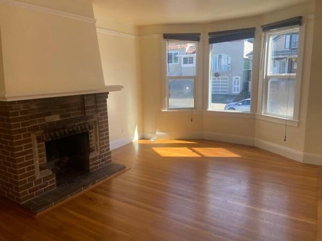Photo - Lovely Exclesior Home with 2 Car Garage Pa...