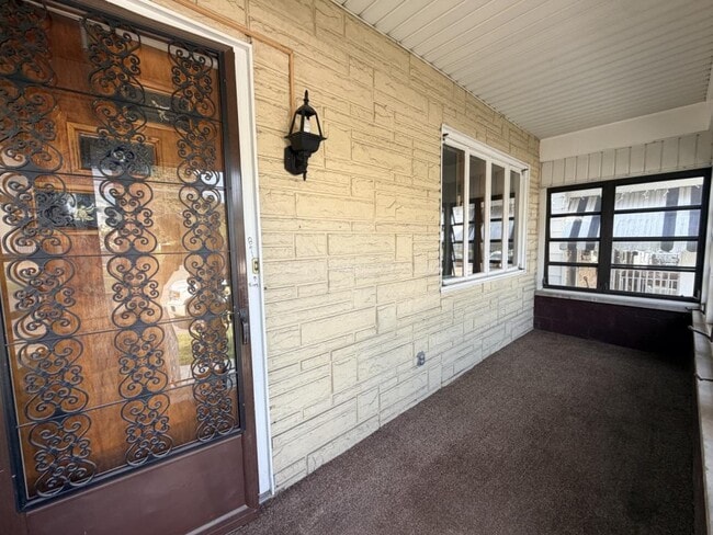 1007 Stafford Ave