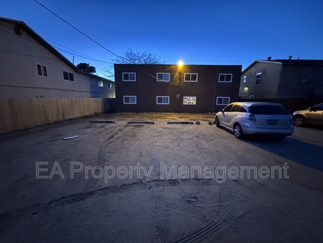 Photo - 1212 Chelwood Park Blvd NE